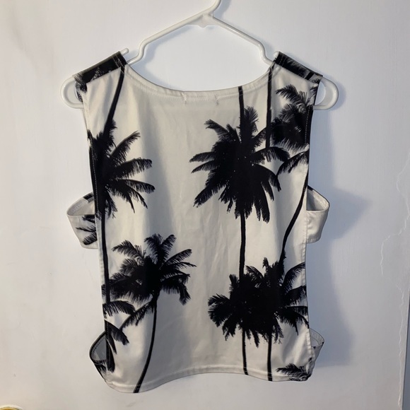 Cute Palm Tree Shirt with slit sides - Picture 2 of 2
